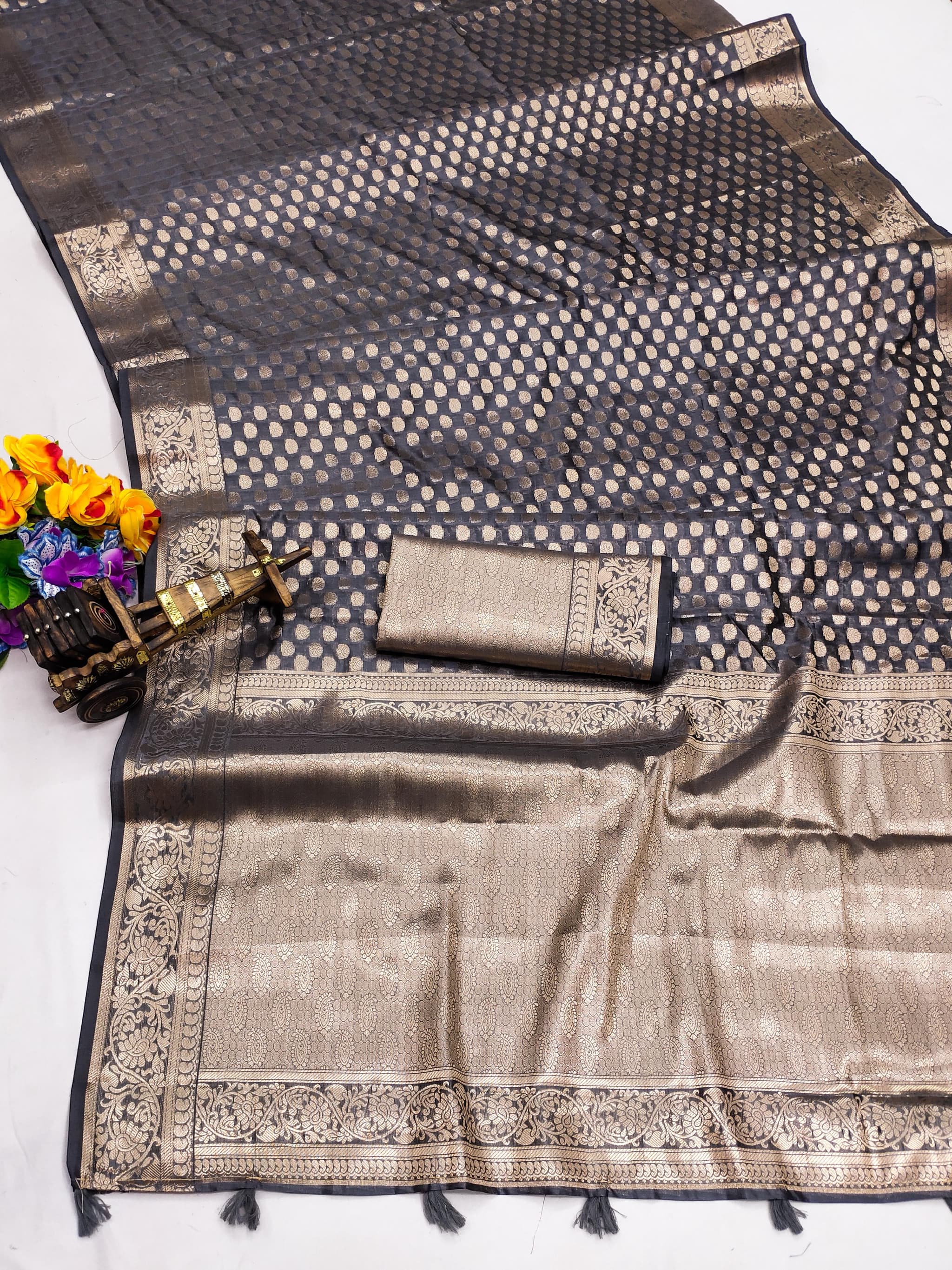 Mid Grey Soft Organza Silk Banarasi Saree with Gold Jari Border & Intricate Weaving Butti